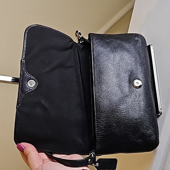 Coach Black Pleated Leather Convertible Minibag/Wristlet Silvertone HDWR VGUC - Picture 12 of 16